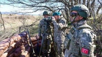 Kosova Sınırında Türk Askerlerinin Devriye Faaliyetleri
