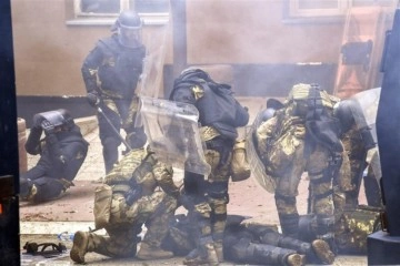 Kosova’daki olaylarda 25’i KFOR askeri 75 kişi yaralandı