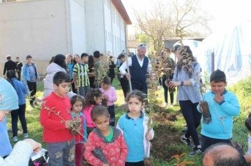 Köyceğiz Ortaokulu, Orman Haftasında Bahçesini Keçiboynuzu Ormanına Dönüştürdü