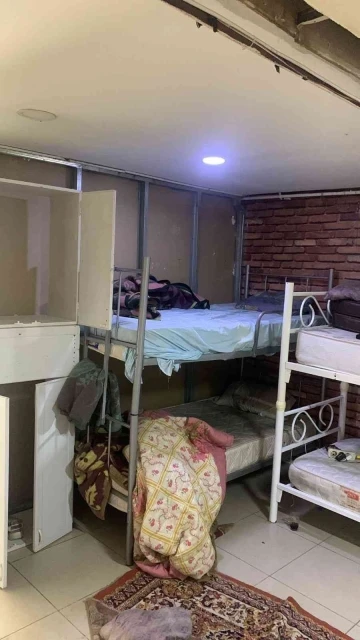 Kuaförden kaçak göçmen evine gizli geçit: Polisten ’şok evi’ baskını
