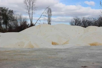 Kütahya Belediyesi, kış ayları için 500 ton tuz depoladı
