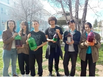 Kütahya Borsa İstanbul Anadolu Lisesinde atık malzemelerden kuş yuvası
