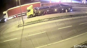 Kütahya’da trafik kazaları saniye saniye kameraya yansıdı
