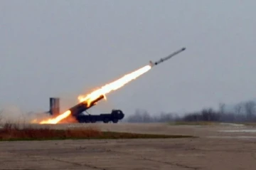 Kuzey Kore, süper büyük savaş başlığı ile yeni tip uçaksavar füzesini test etti
