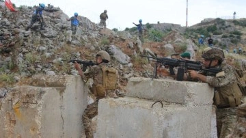 Lübnan ordusu sınırda İsrail'e karşı savaş pozisyonu aldı