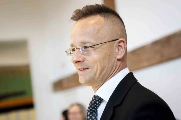 Macaristan Dışişleri Bakanı Szijjarto: “Brüksel’de yeni bir dünya savaşı hazırlığı yapılıyor”
