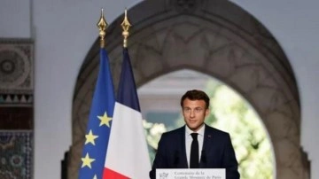Macron, Paris'teki Ulu Cami'nin temelinin atılışının 100. yıl dönümü törenine katıldı