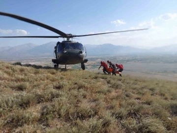 Maden araştırması yaparken yaralanan jeoloji mühendisi helikopterle kurtarıldı
