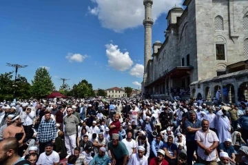 Mahmut Ustaosmanoğlu’nun cenazesi Fatih Camii’ne getirildi
