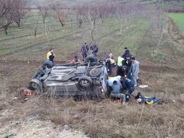 Malatya’da tekeri patlayan otomobil şarampole uçtu: 8 yaralı
