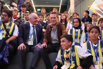 Malatyalı depremzede çocuklara Fenerbahçe Başkanı Ali Koç’tan sürpriz
