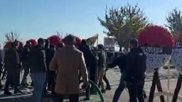 Malatyalı şehit Emre Taşkın’ın cenazesinde CHP'ye tepki: Çelenk parçalandı