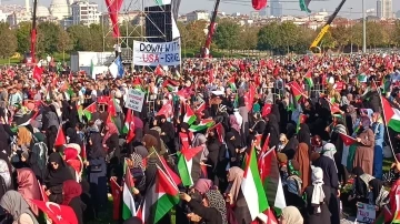 Maltepe’de binlerce kişi Filistin için bir araya geldi
