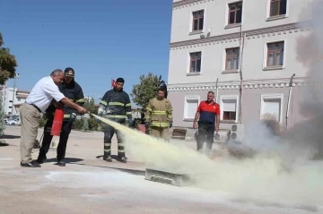 Mardin’de kamu kurum ve kuruluşlarına yangın eğitimi verildi
