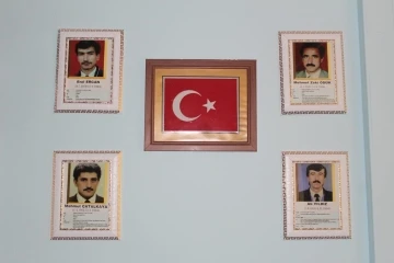Mardin’de şehit edilen öğretmenler görev yaptıkları okulda anıldı
