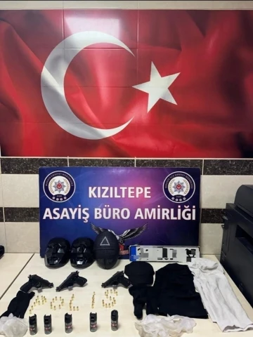 Mardin’de soymaya kalkıştıkları kuyumcuyu yaralayan maskeli 3 soyguncu yakalandı
