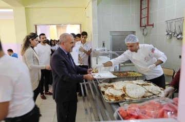 Mardin’de taşımalı eğitim gören 47 bin öğrencinin yemeği milli eğitimden
