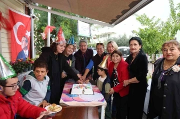 Marmaris’te özel çocuklar, Başkan Oktay’la yeni yılı kutladı
