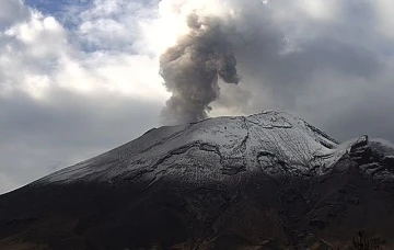 Meksika’daki Popocatepetl Yanardağı’nda son 8 günde üçüncü patlama
