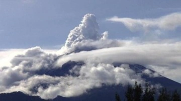 Meksika&rsquo;daki Popocatepetl Yanardağı'nda son 8 günde üçüncü patlama