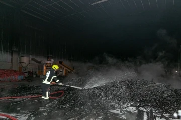 Mersin’de iş yerinde çıkan yangın söndürüldü
