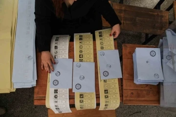 Mersin’de Mahalli İdareler Seçimleri için oy verme işlemi başladı
