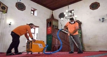Mersin’de camilerde Ramazan temizliği yapıldı