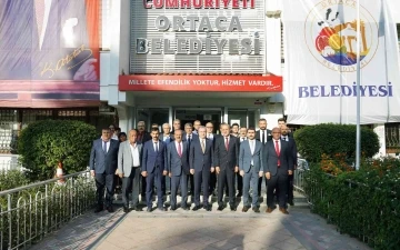 MHP Genel Başkan Yardımcısı Ortaca Belediye Başkanı Uzundemir’ ziyaret etti
