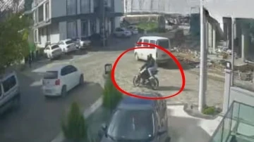 Milas’ta motosiklet otomobille çarpıştı: 2 yaralı
