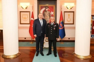 Milletvekili Atay, Jandarma Genel Komutanı Çetin Paşayı ziyaret etti.