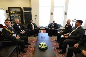 Milli Savunma Bakanı Güler, Uluslararası Savunma Sanayii Fuarı’nda görüşmeler gerçekleştirdi
