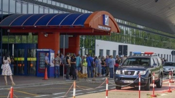 Moldova'da havalimanında silahlı saldırı!