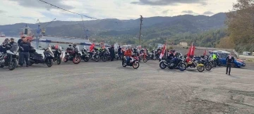 Motorculardan “İstiklal Sürüşü”: İstiklal Yolu’nu motosikletlerle geçtiler
