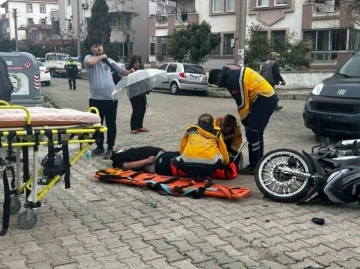 Motosiklet ve Otomobil Çarpıştı: Bir Kişi Yaralandı