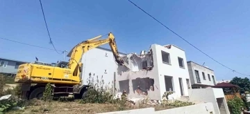 Mudanya 5 yılda 40 kaçak yapı yıkıldı

