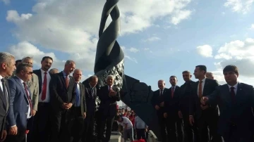 Muğla’da Cumhuriyet’in 100’üncü yıl heykeli açıldı
