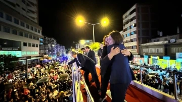 Nazilli’de CHP, zafer kutlaması yaptı
