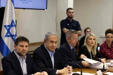 Netanyahu, kabine üyelerinin ve üst düzey yetkililerin yalan makinesine sokulmasını istiyor
