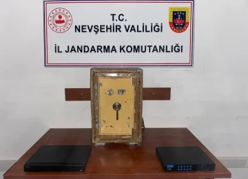 Nevşehir’de belediye binasına giren hırsız tutuklandı
