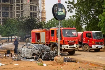 Nijer’de darbe destekçileri iktidar partisinin genel merkezine saldırdı
