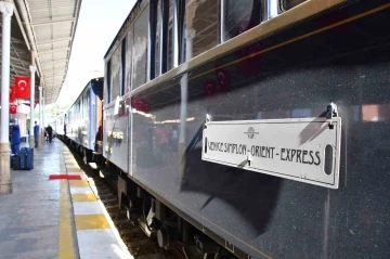 “Orient Express” İstanbul’da mehterle karşılandı
