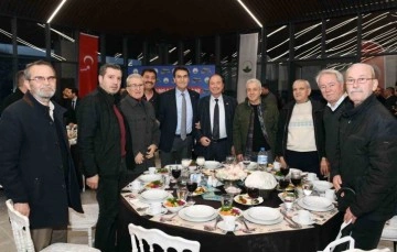 Osmangazi Belediye Başkanı Muhtarlar İçin İftar Verdi