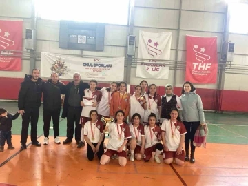 Özalp Kız Futsal Takımı il birincisi oldu
