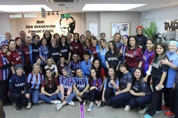 Özel İmperial Hastanesi çalışanlarından Trabzonspor formasıyla hizmet
