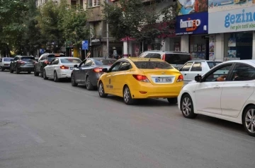 (ÖZEL) Vatandaşlar Eskişehir’deki trafik sorununa çözüm bulunmasını bekliyor
