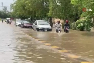 Pakistan’da şiddetli yağış: 13 ölü