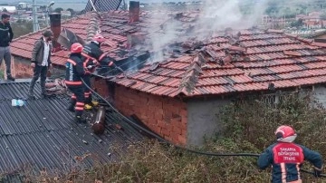 Pamukova'da İftar Vakti Ev Yangını Paniğe Sebep Oldu
