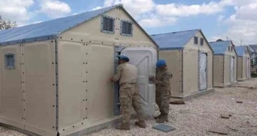 Pazarcık'ta yaşam alanları çoğalıyor: Jandarma ekipleri depremzedeler için çadır kuruyor