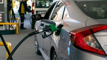 Petrol fiyatı düştü: Benzin ve motorin indirim var mı?