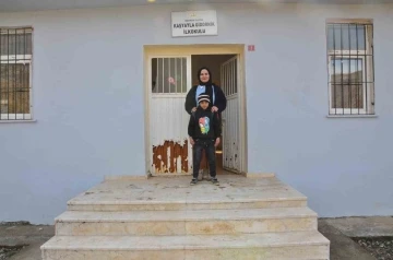 Pınar öğretmen 45 kilometrelik yolu tek öğrencisi için kat ediyor
